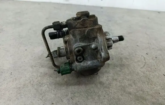 Nissan X-Trail T30 Fuel injection high pressure pump 