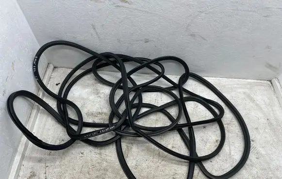 BMW 7 G11 G12 Loading door rubber seal (on body) 