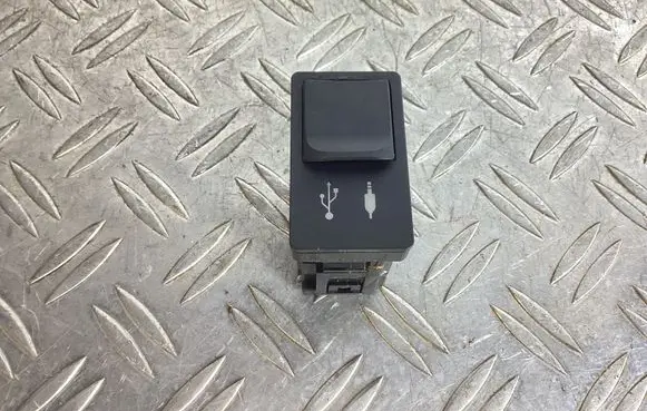 Lexus GS 250 350 300H 450H USB socket connector 8619030030