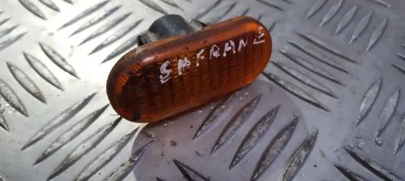 Renault Safrane Front fender indicator light