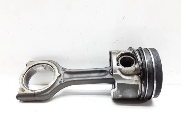 Volvo V60 Piston with connecting rod