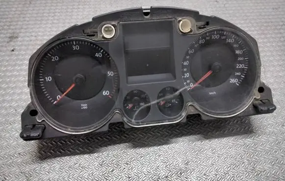 Volkswagen PASSAT B6 Speedometer (instrument cluster) A2C53194181