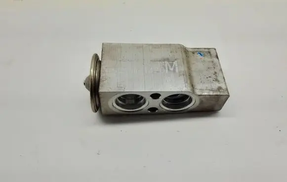 Air conditioning (A/C) expansion valve