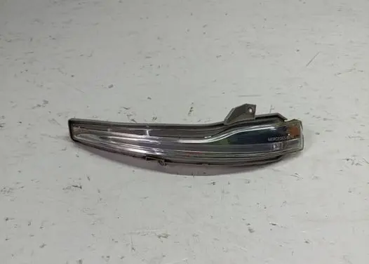 Mercedes-Benz C W205 Mirror indicator light A3170539 135V27W