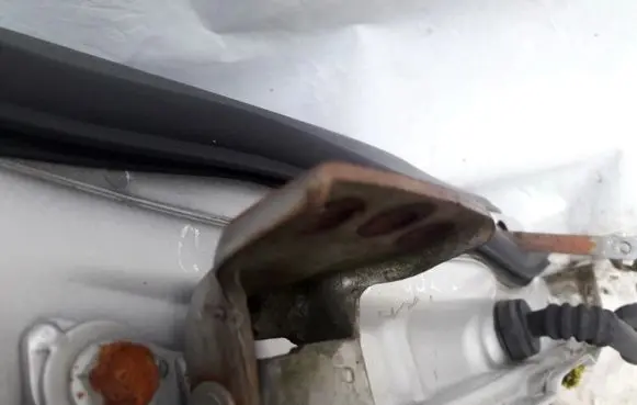 Mazda 626 Rear door lower hinge