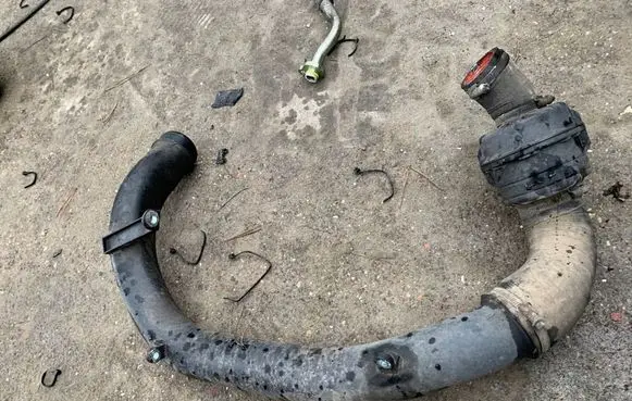 Volvo XC60 Air intake hose/pipe 31261343