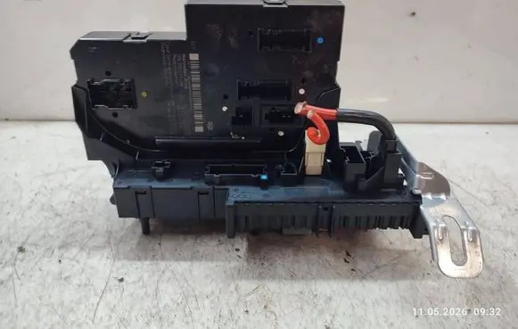 Mercedes-Benz C W204 SAM control unit A2049060105