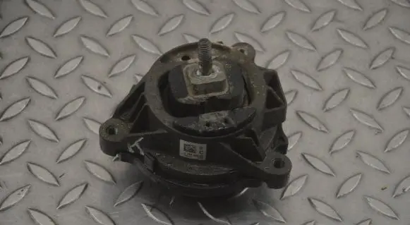BMW 4 F32 F33 Engine mount bracket 6787659