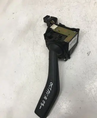 Skoda Octavia Mk2 (1Z) Indicator stalk