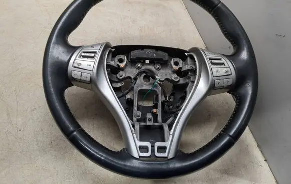 Nissan Qashqai Steering wheel 143264457 484304EL1A 34160226C