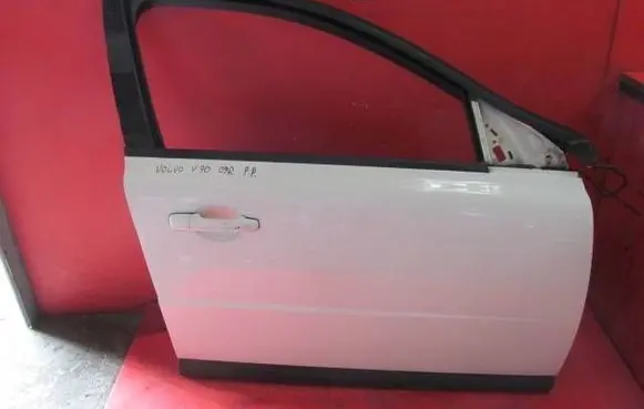 Volvo V70 Front door V70IIIDRZWIPP