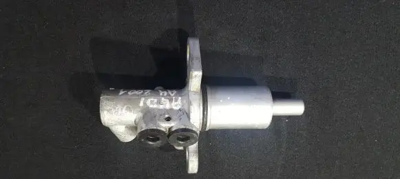 Master brake cylinder