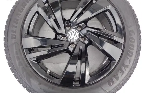 Volkswagen Touareg III R20 alloy rim 760601025S