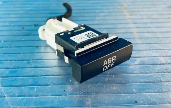 Skoda Octavia Mk2 (1Z) Traction control (ASR) switch 1Z0927133B