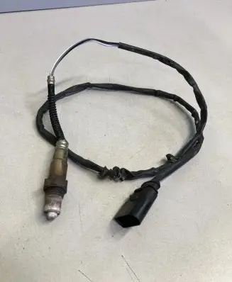Volkswagen PASSAT B5 Lambda probe sensor 058906265B 258006089