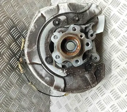 BMW 5 G30 G31 Rear wheel hub 6866334 6861138