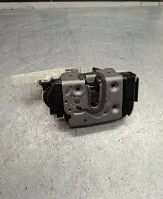 Mercedes-Benz E W212 Front door lock A2047201835 ZGS009