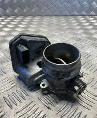 BMW 5 E60 E61 Throttle valve 7804373