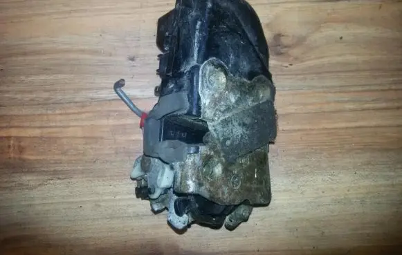 Chrysler PT Cruiser Front door lock