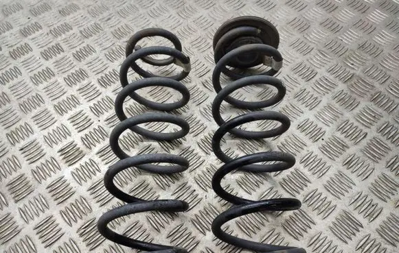 Volkswagen Golf VII Rear coil spring 5Q0511121