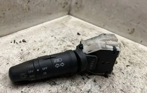Nissan X-Trail T31 Indicator stalk 14425