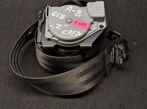 Audi A8 S8 D4 4H Middle seatbelt (rear) 4H0857807A