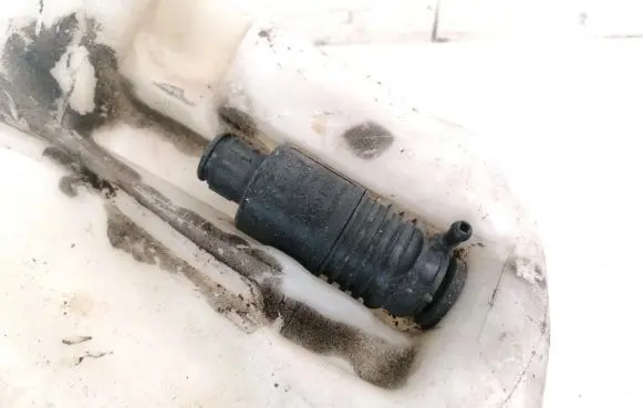Audi A4 S4 B5 8D Windscreen/windshield washer pump 4A0955651