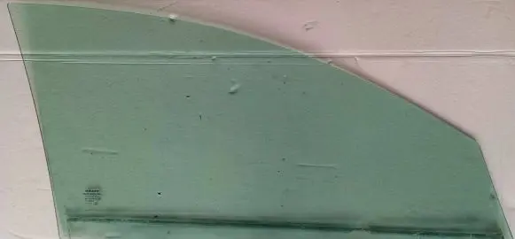 Volvo V50 Front door window glass four-door 43R001106 E000186 DOT57M53AS2
