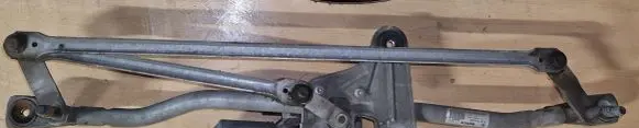 Volvo V70 Front wiper linkage and motor 30796358 3397020958