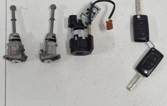 Peugeot RCZ Ignition lock 9663123280