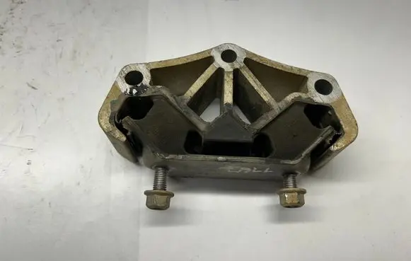 Ford Mustang VI Gearbox mount FR3C7E373A