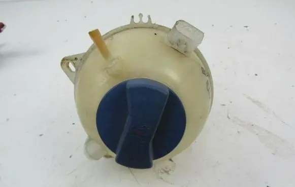 Volkswagen Golf IV Coolant expansion tank/reservoir 1J0121403B