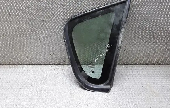 Mitsubishi Colt Rear side window