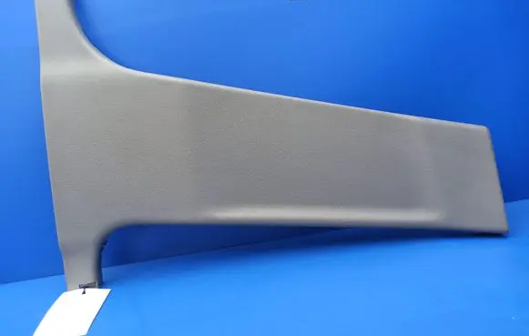Mercedes-Benz C W204 (B) pillar trim (bottom) A2046900425 A050688 50512