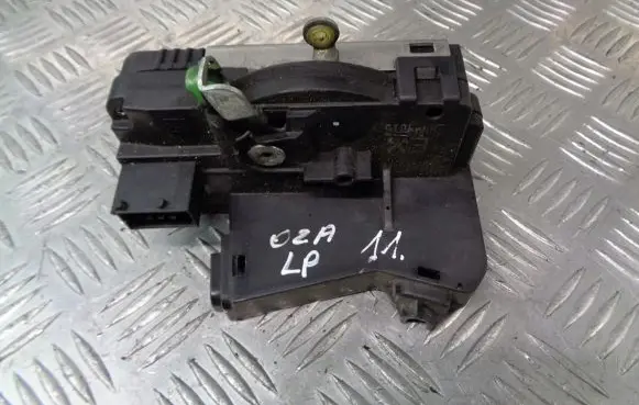 Opel Zafira A Front door lock 24444015