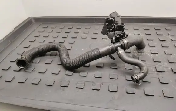 Mercedes-Benz Citan W415 Engine coolant pipe/hose