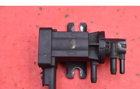 Ford B-MAX Vacuum valve 9674084680