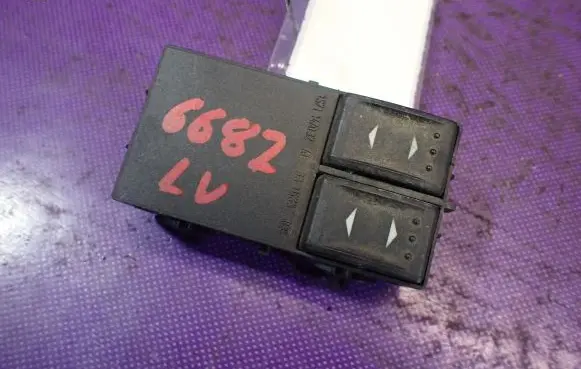 Ford Mondeo Mk III Quarter vent window switch 1S7T14A132AE
