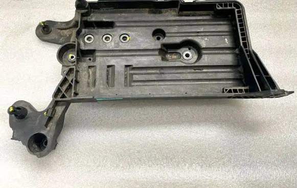 Renault Trafic III (X82) Battery tray