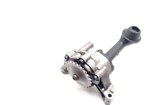 Volkswagen Scirocco Oil pump 038115105C