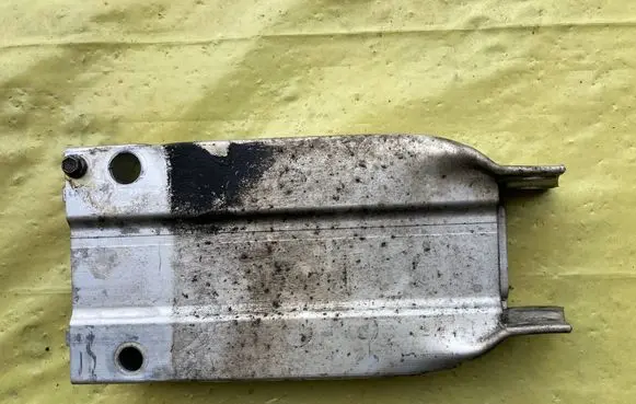 Mercedes-Benz C AMG W204 Front bumper mounting bracket A2046201195