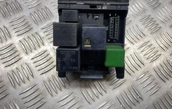 Opel Omega B1 Fuse box set 90458239 90229206