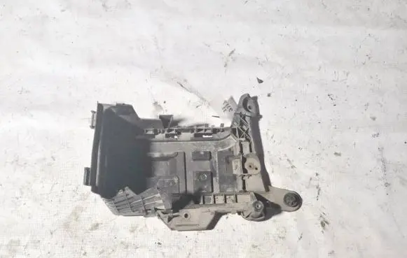 Skoda Octavia Mk2 (1Z) Battery box tray 1k0905333