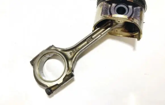 Honda Accord Piston with connecting rod p0e29