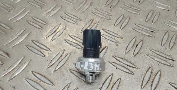 Toyota Yaris XP210 Air conditioning (A/C) pressure sensor 9240 12F19A