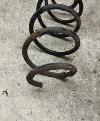 Volkswagen Jetta V Front coil spring