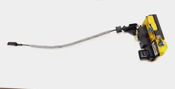 Volvo XC90 Front door lock 30699749