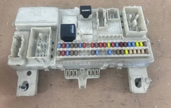 Volvo S40 Fuse module 31268178