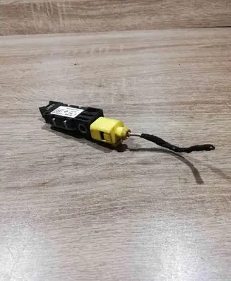 Volkswagen Touran I Airbag deployment crash/impact sensor 4B0959643C