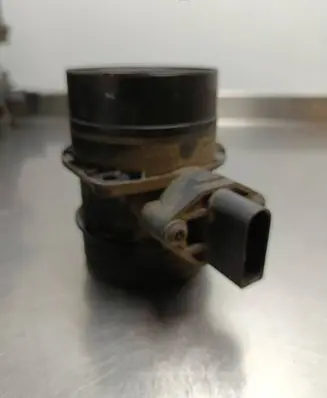 Skoda Octavia Mk2 (1Z) Mass air flow meter 0281002461 074906461B